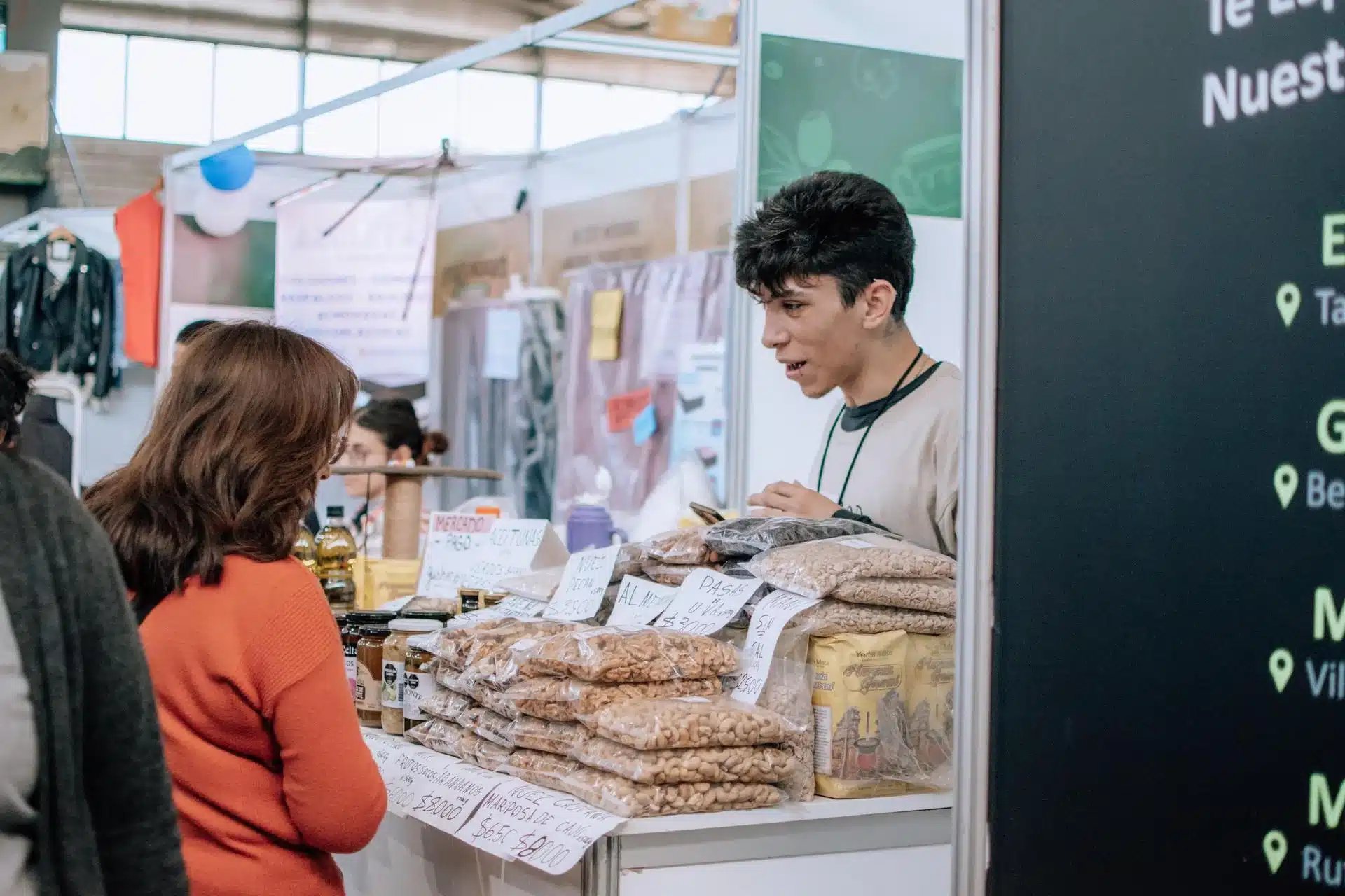 Mercado Navideño en Escobar ofrece shows y ofertas a cambio de alimentos —…