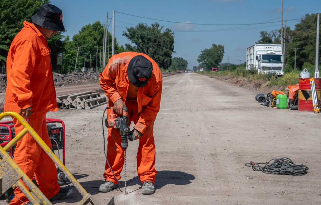 Avanza la obra de renovación de la Ruta Provincial N°24 en el distrito de…