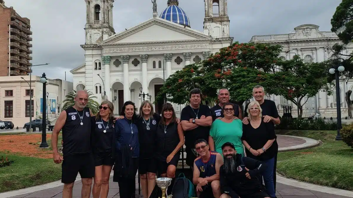 Newcom La Española de San Vicente hizo historia en Paraná con el bicampeonato…