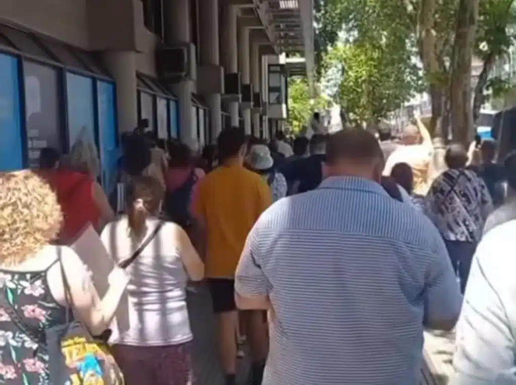 Vecinos de San Martín reclaman por inundaciones ante la Municipalidad — Imagen 1