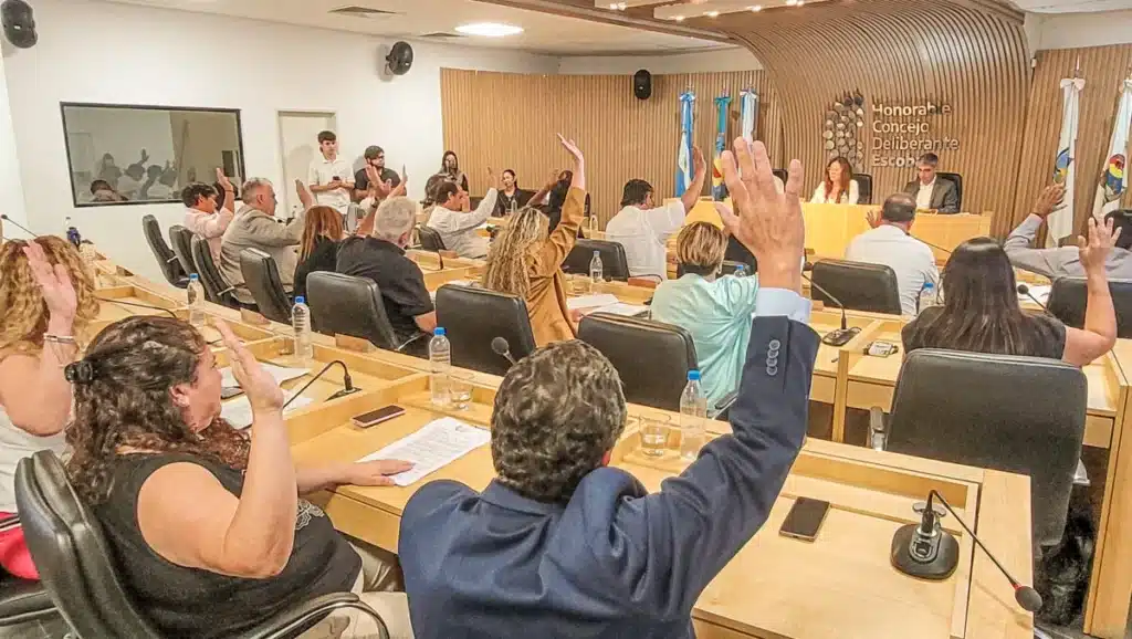 Concejales oficialistas de Escobar se quedan en el Ejecutivo tras — Imagen 1