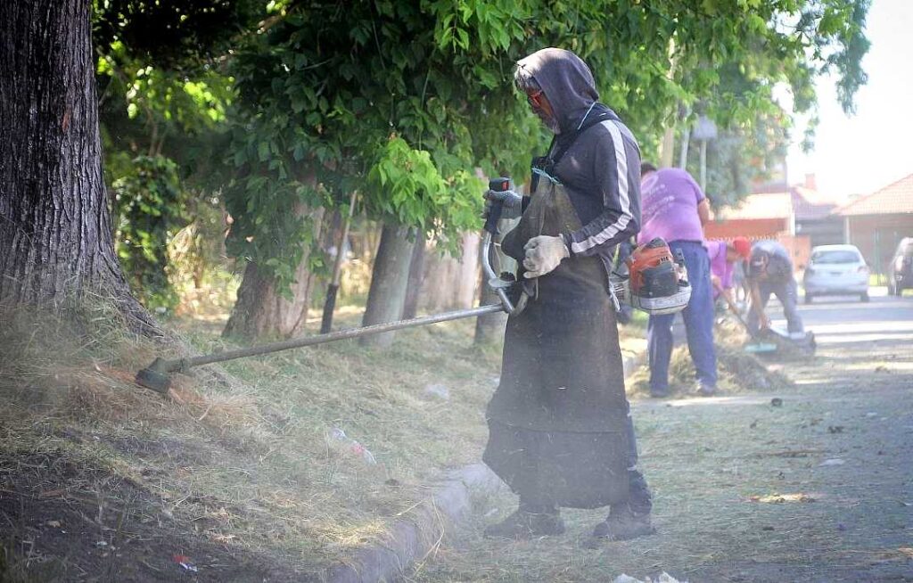 Quilmes realiza operativos permanentes para mejorar la limpieza de sus…