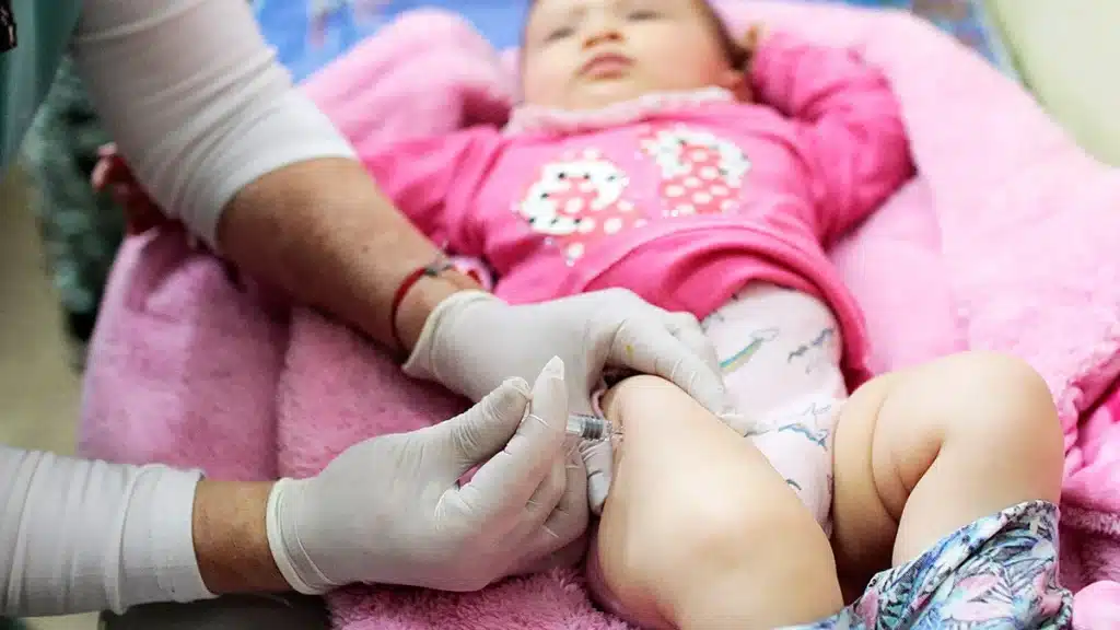 Vacunación obligatoria para prevenir el sarampión — Imagen 1