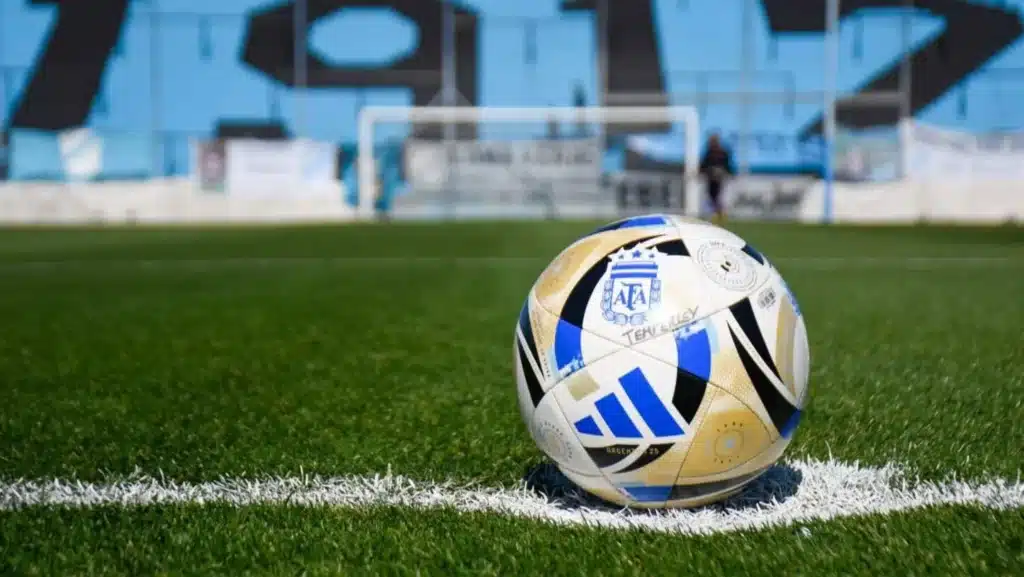 Temperley oficializó dos bajas y confirmó continuidad de cuatro jugadores —…