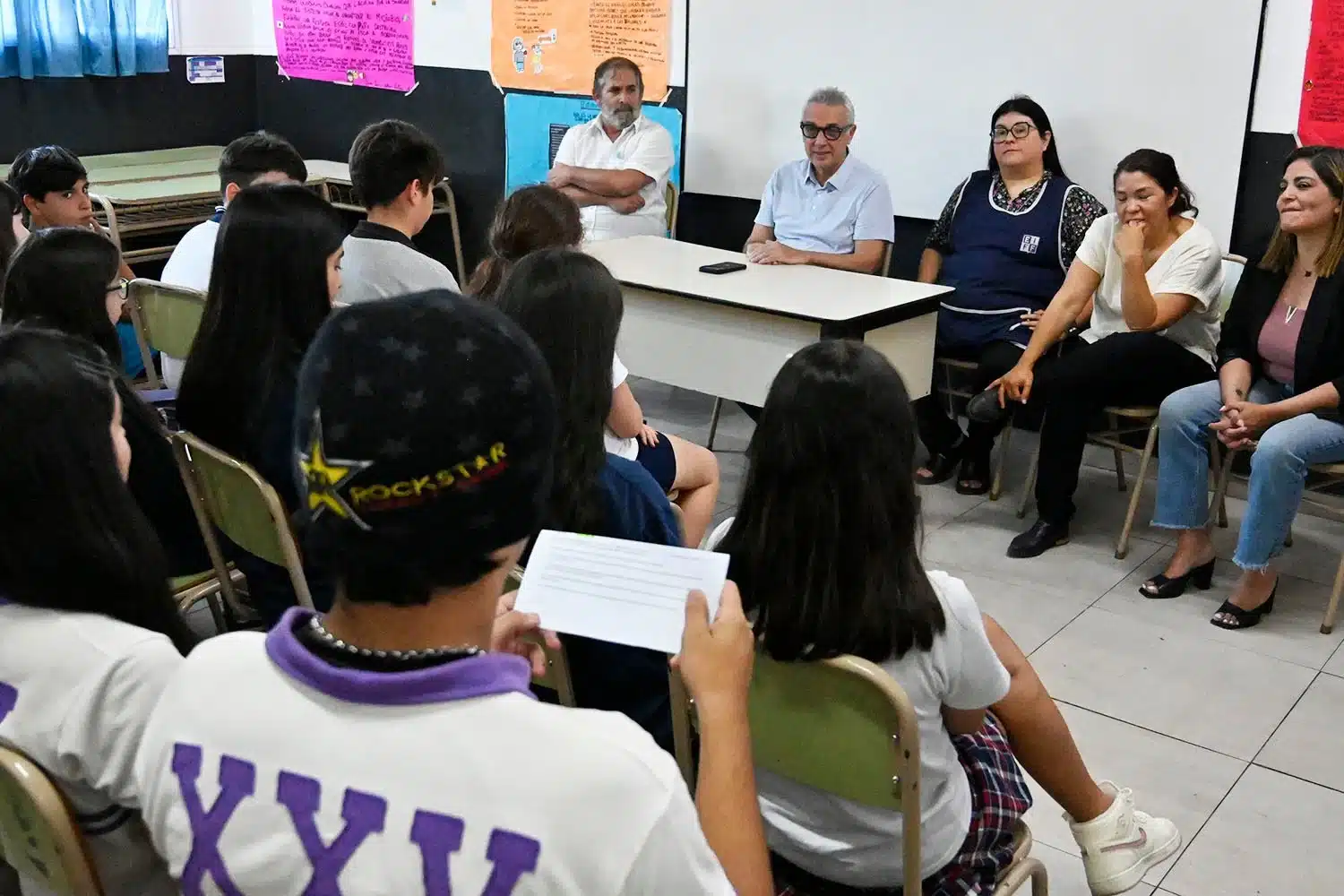 Julio Zamora dialogó con estudiantes sobre problemas en Tigre — Imagen 1