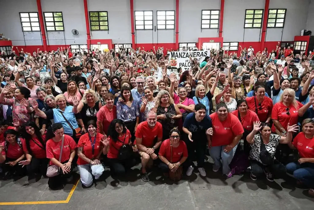 Julio Zamora reconoce a trabajadoras vecinales de Tigre por sus políticas…