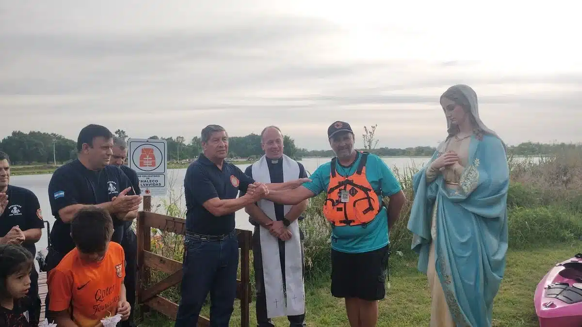 Procesión por la laguna de San Vicente: emoción y devoción en el verano 2024 —…