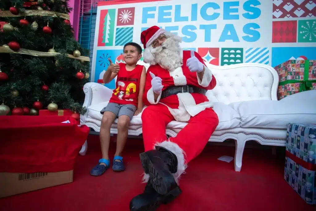 Papá Noel visita distintos barrios en Lanús: Lanús Gobierno informa que duran…