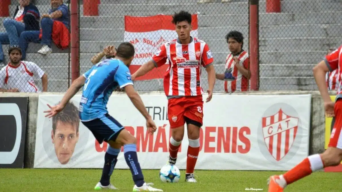 Tres futbolistas que ascendieron en 2023 renuncian a Talleres para 2026 —…