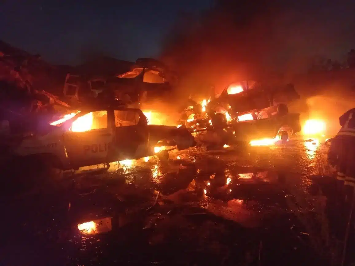 Incendio en depósito judicial de Lomas de Zamora destruyó más de 10 vehículos…