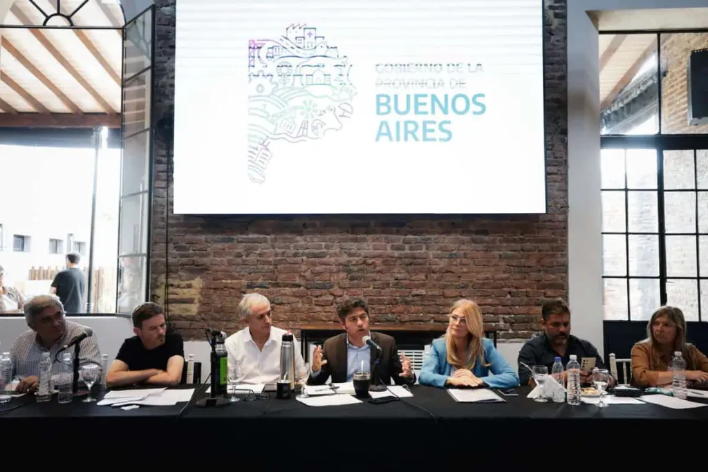 Kicillof se reunió con empresarios y sectores productivos, denunciando crisis…