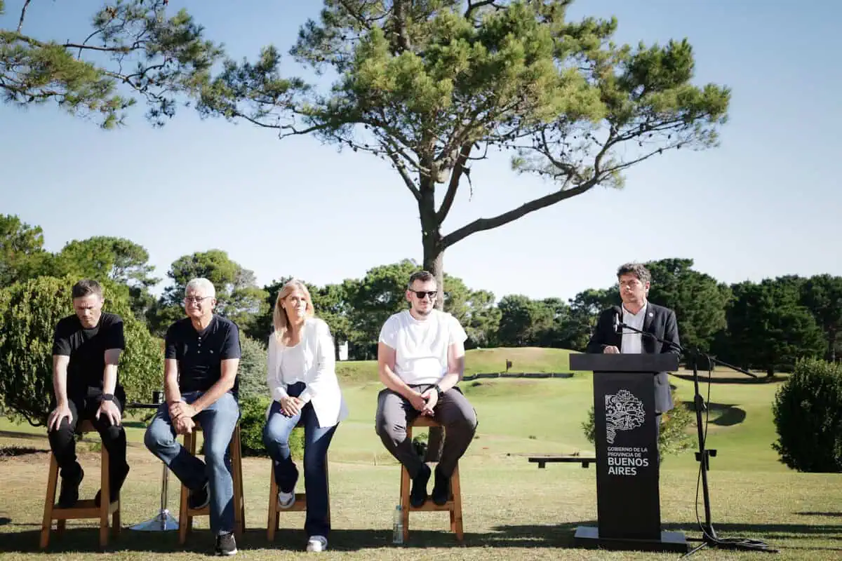 Kicillof insta a resistir las políticas económicas y apoyar el turismo local…