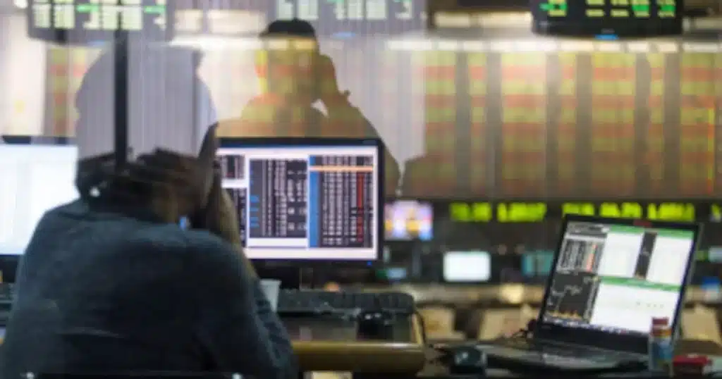 Bolsa argentina cae tras aumento del riesgo país por pago de bonos — Imagen 1