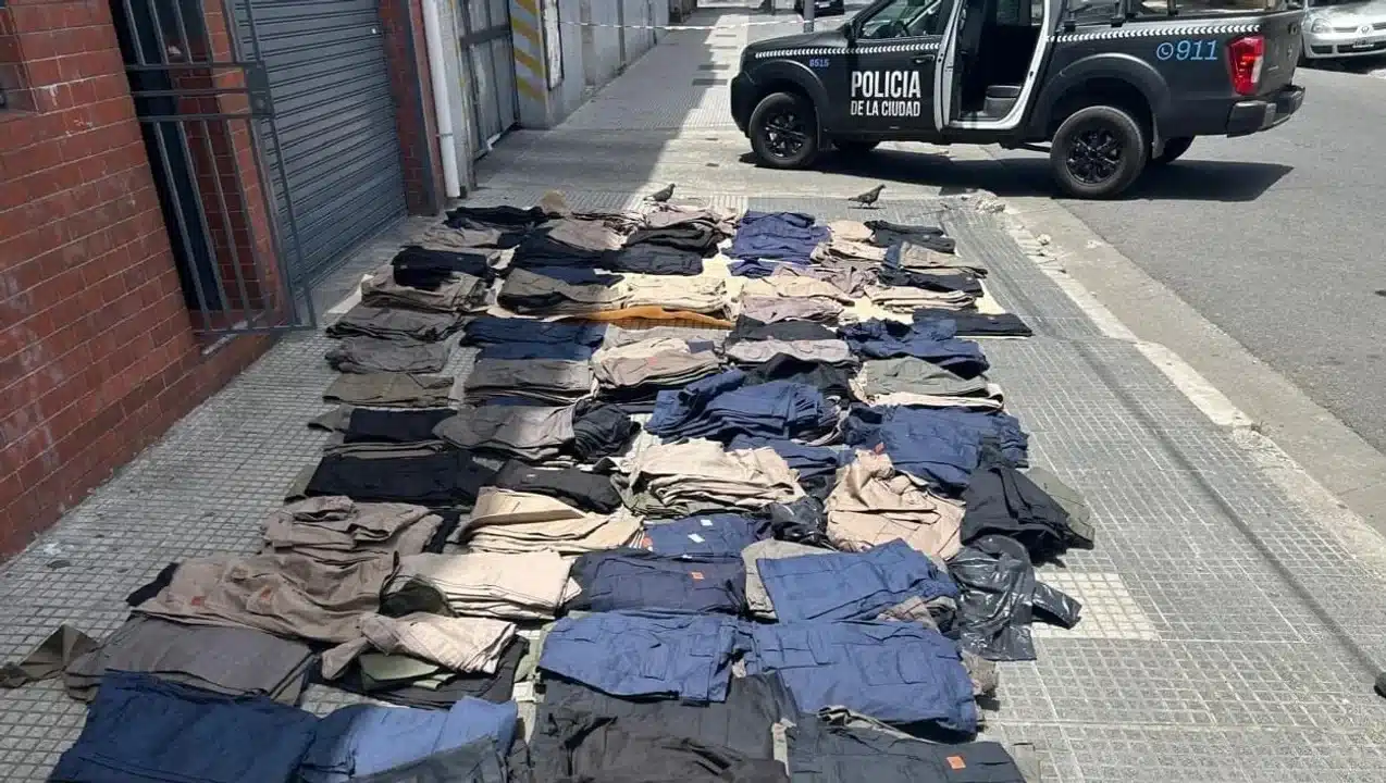 Golpe en Avellaneda: Detienen a empleado por robo sistemático de pantalones a…