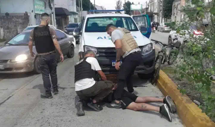 Un hombre de 45 años fue detenido en Quilmes por cometer 7 robos a comercios —…