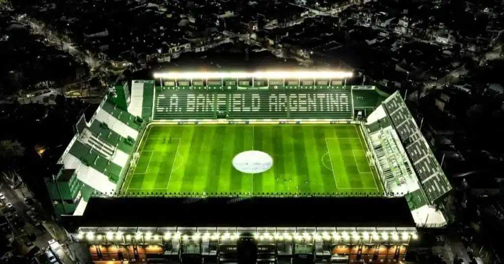 Banfield recibe a Huracán con público este jueves — Imagen 1