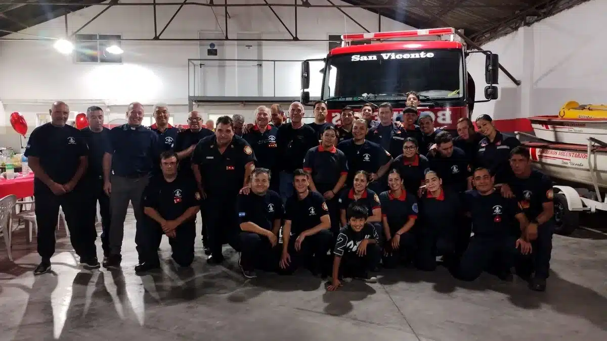Bomberos Voluntarios de San Vicente celebran su 71° aniversario con mirada —…