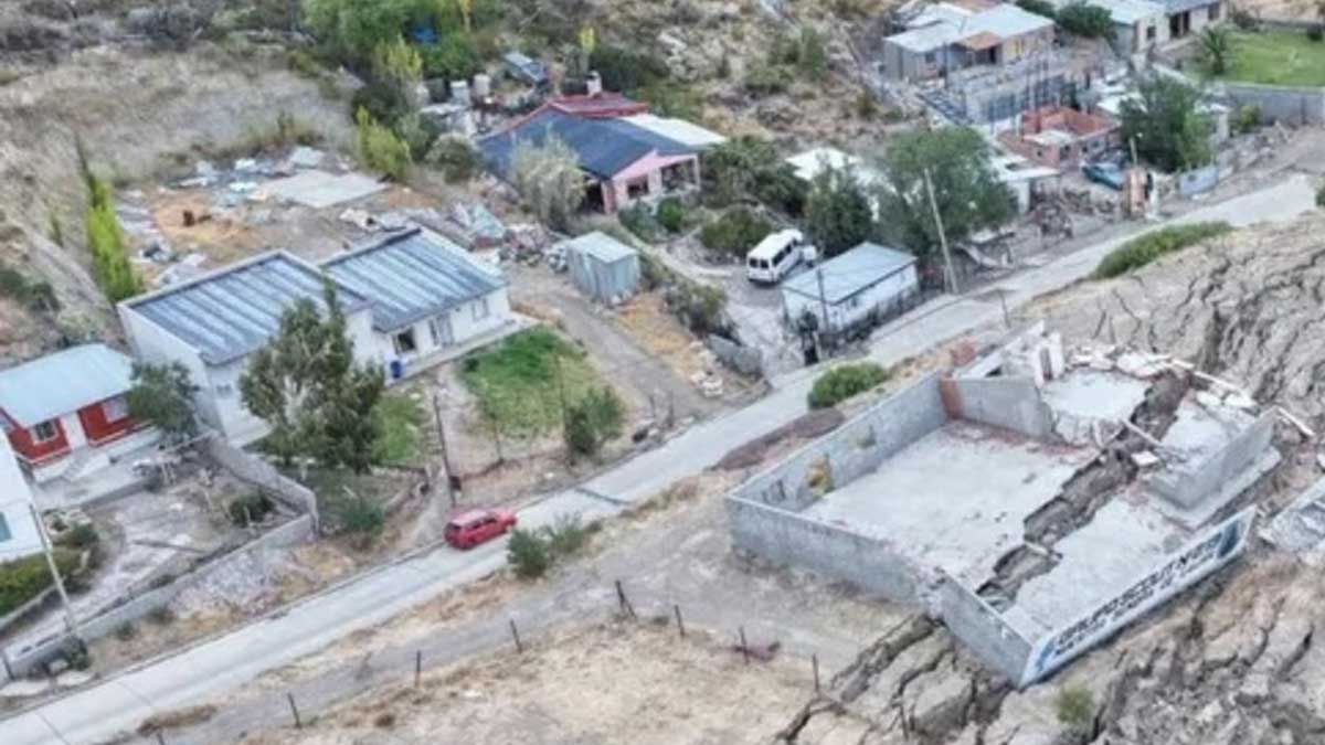 Emergencia geológica en Comodoro Rivadavia después del derrumbe del cerro…