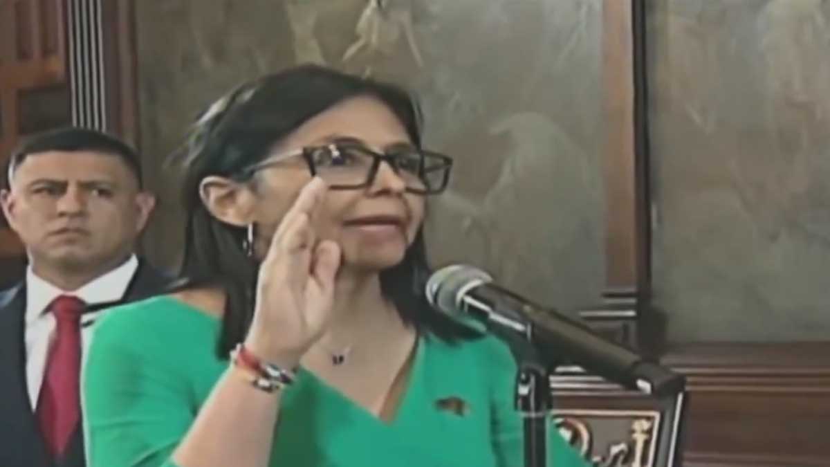 Maduro capturado por Estados Unidos y Delcy Rodríguez asume presidencia —…