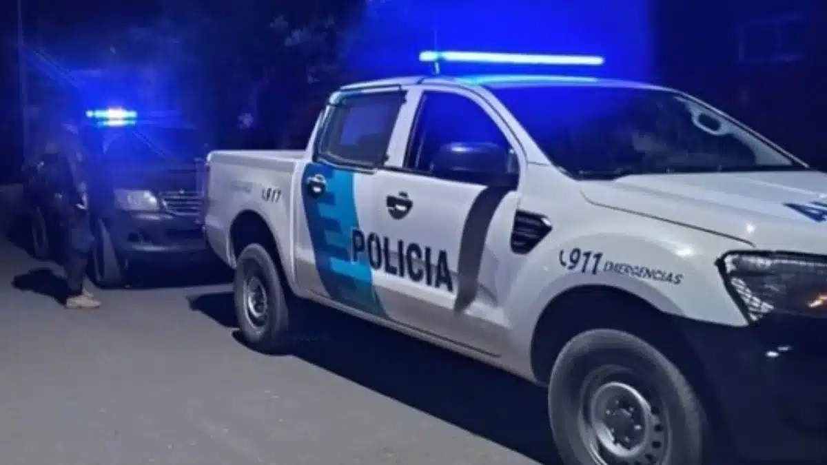 Detienen a tres jóvenes en Lomas por intento de entradera — Imagen 1