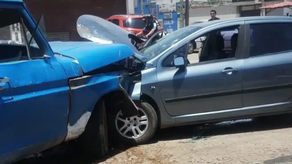 Choque en Ministro Rivadavia Almirante Brown: Dos personas heridas y asistidas…