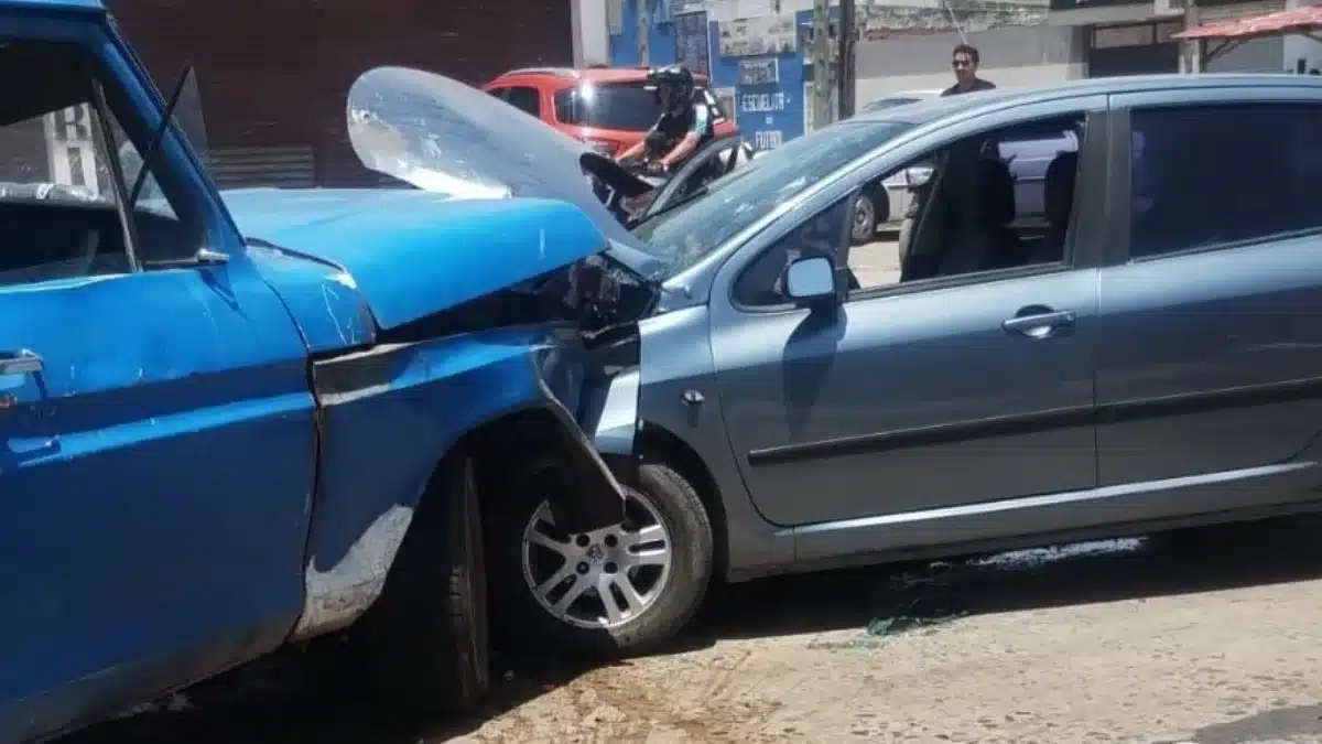 Choque en Ministro Rivadavia Almirante Brown: Dos personas heridas y asistidas…