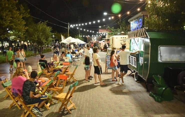 La Peatonal Ochentosa vuelve a Belén de Escobar con música y gastronomía —…