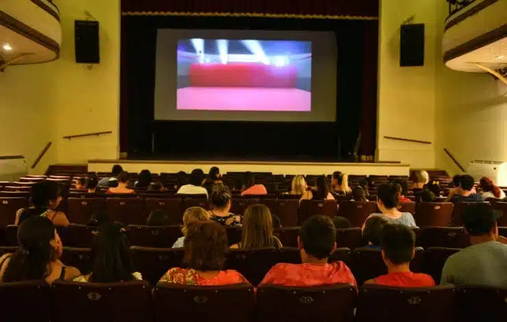 Peatonal Ochentosa y cine en Escobar este finde — Imagen 1