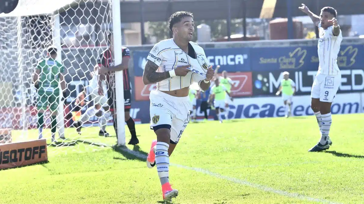 Temperley busca a Echeverría para reemplazar a Toledo y López — Imagen 1