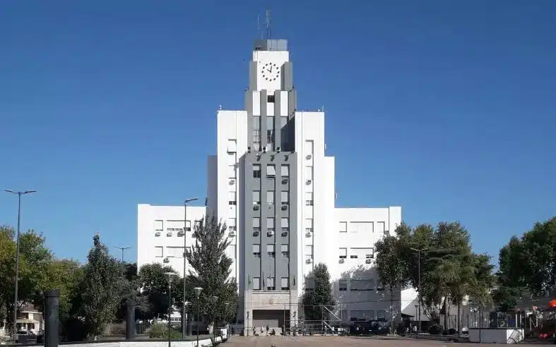 Jubilados municipales reclaman haberes “miserables” en Lomas de…