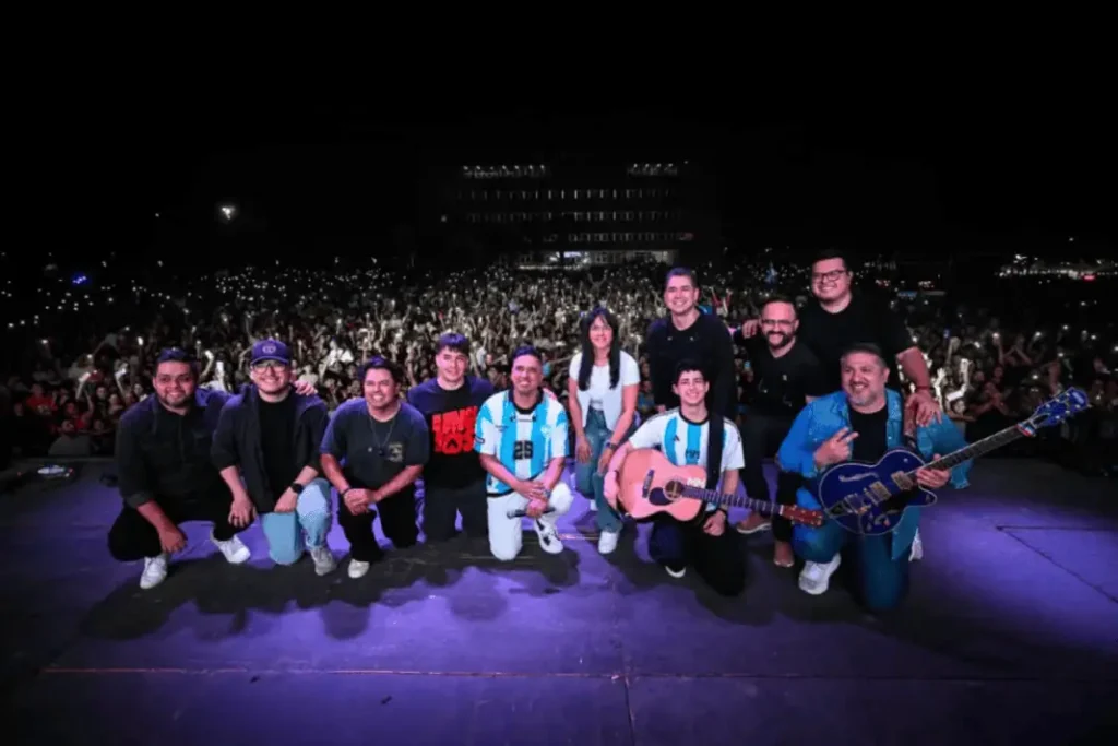 UNGIDOS reunió a miles en Malvinas Argentinas con música y fe — Imagen 1