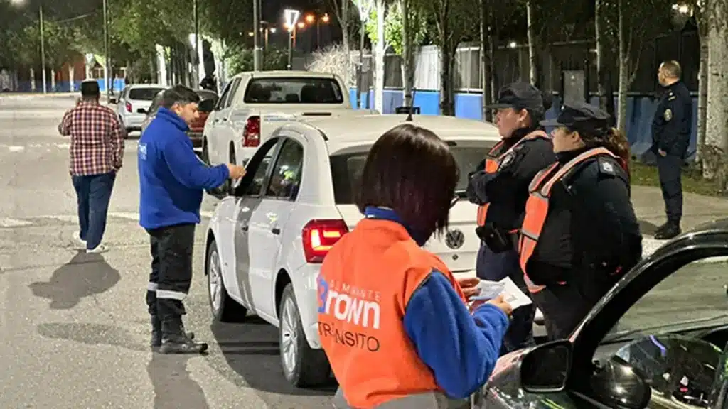 Reforzar seguridad en Almirante Brown — Imagen 1