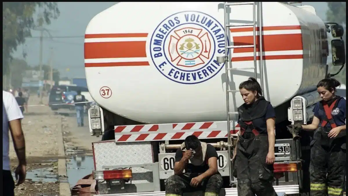 Bomberos de Esteban Echeverría celebraron 80 años con aniversario histórico —…