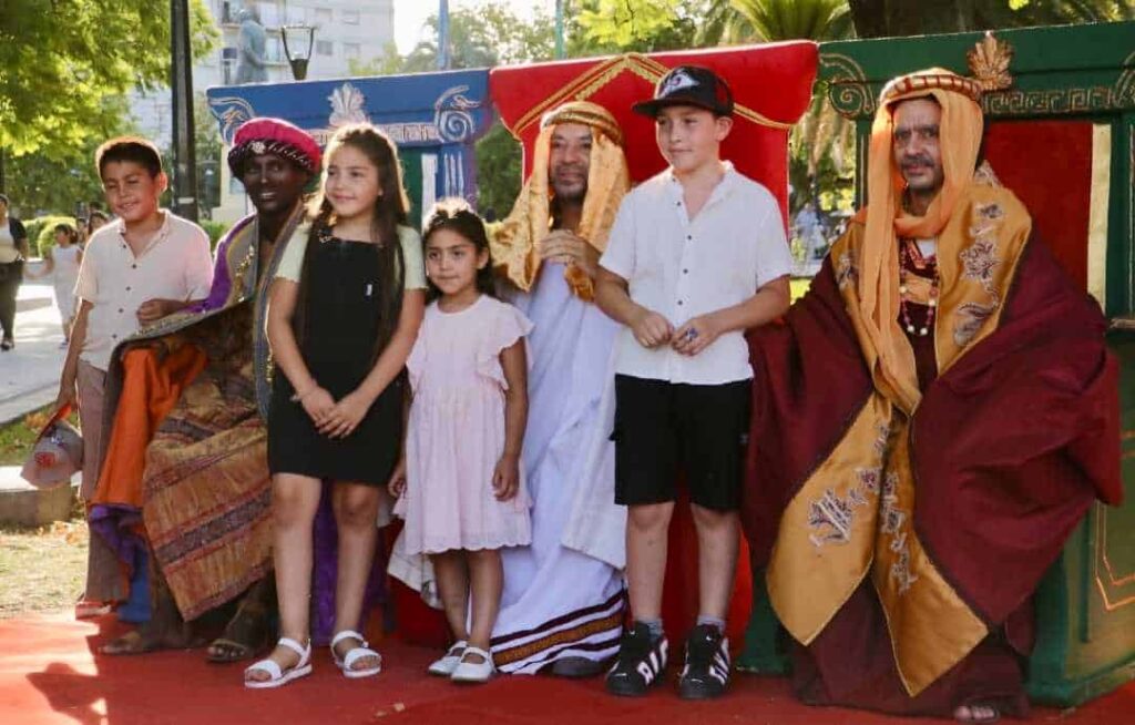 Los Reyes Magos visitaron a niños en San Miguel y celebraron el nacimiento de…