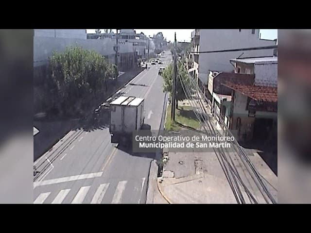 Las cámaras de seguridad de San Martín secuestran a un camión que arrojaba…