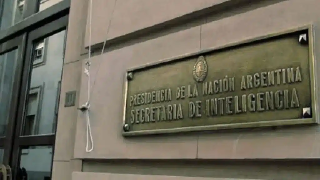 Gasto en inteligencia sube mientras salud y educación caen — Imagen 1