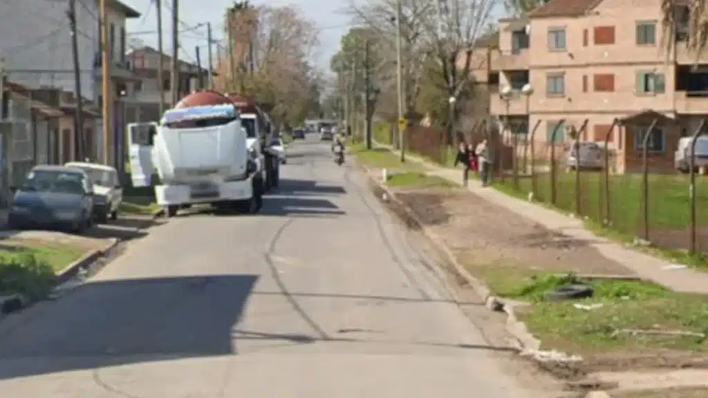 Oficial agredida por motochorros agoniza en Almirante Brown — Imagen 1