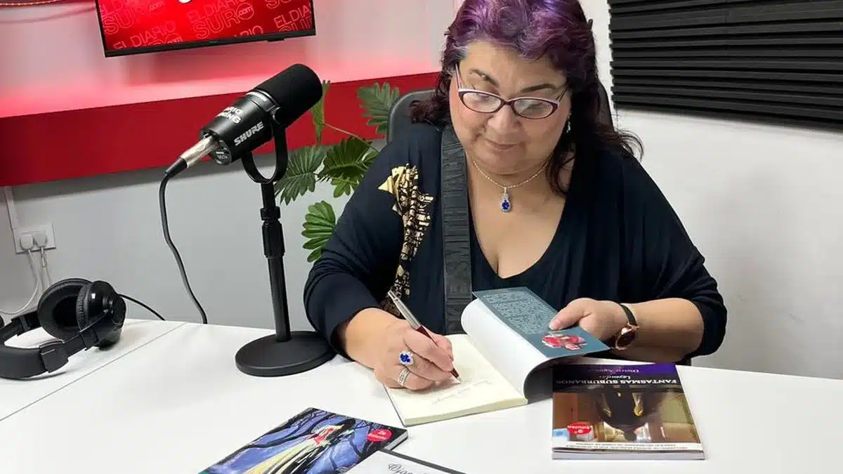 Dietris Aguilar celebra 10 años de Fantasmas Suburbanos — Imagen 1