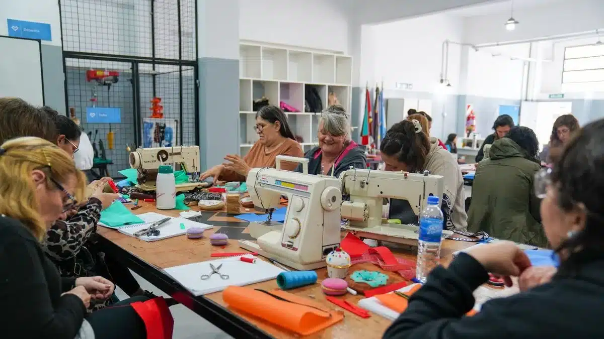 Cursos de capacitación en oficios para mejorar empleabilidad — Imagen 1