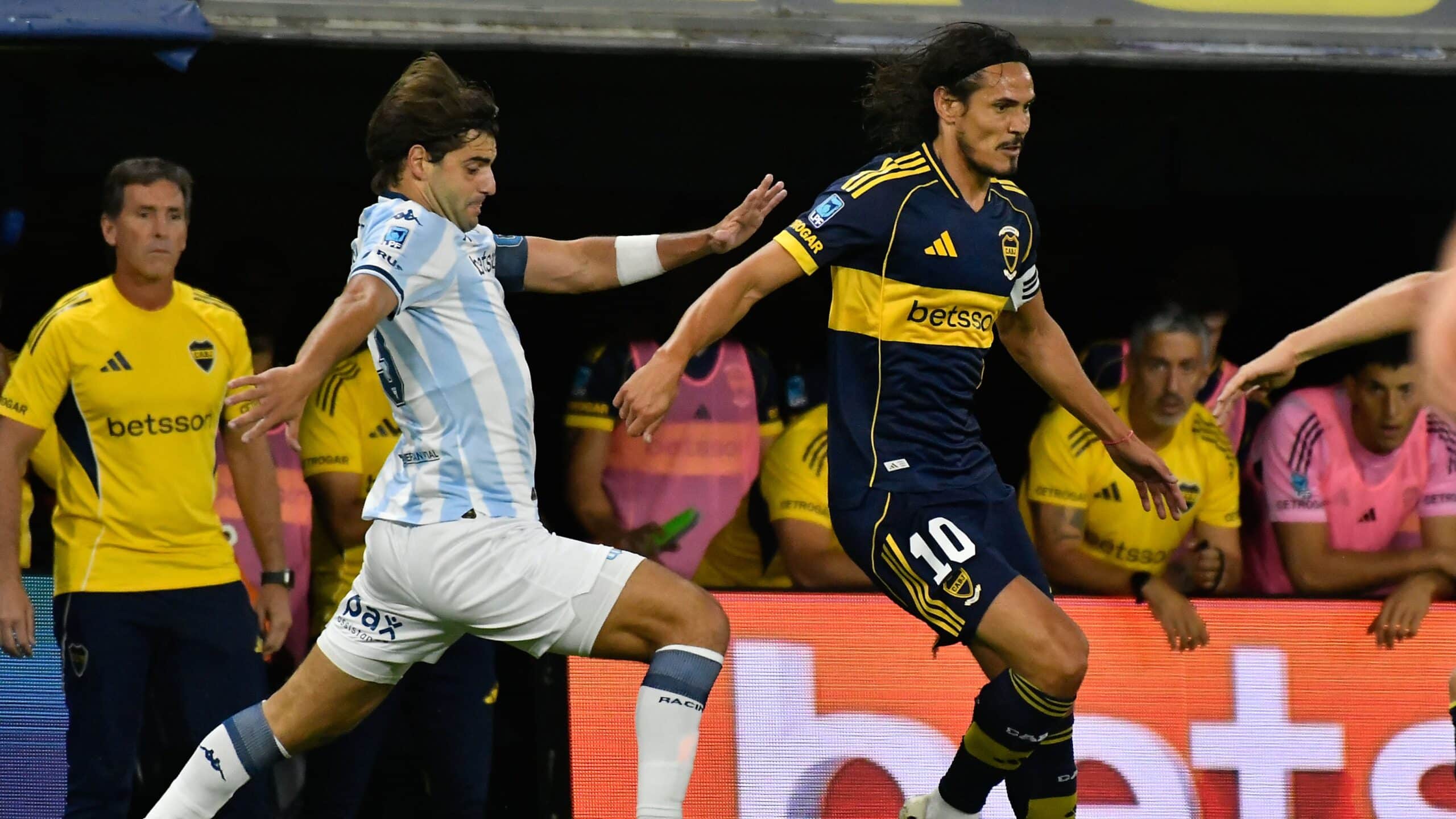 Boca y Racing empatan en un clásico clave