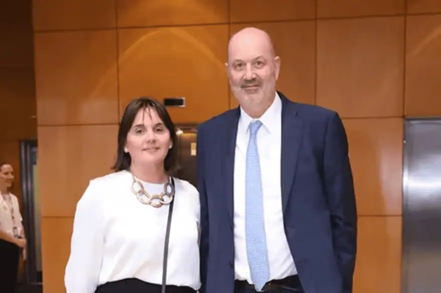 Cancillería contrata a asociación de esposa de Sturzenegger