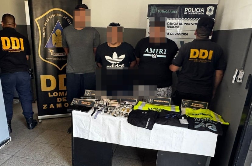 Detienen a tres por robo a joyería en Lomas
