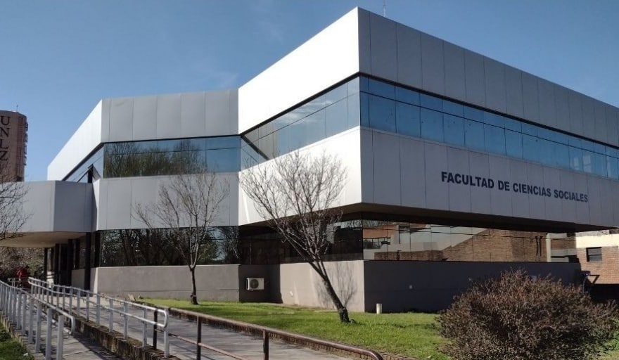 Docentes universitarios exigen paritarias al gobierno