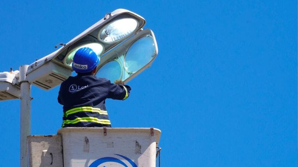 E. Echeverría: reparan luces en Ruta 4