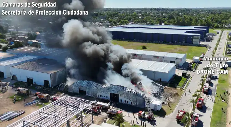 Incendio afectó depósitos en Benavídez