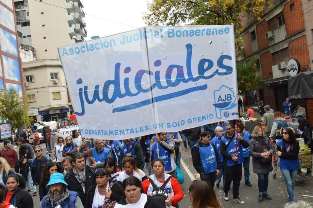 Judiciales bonaerenses exigen paritarias "urgentes"