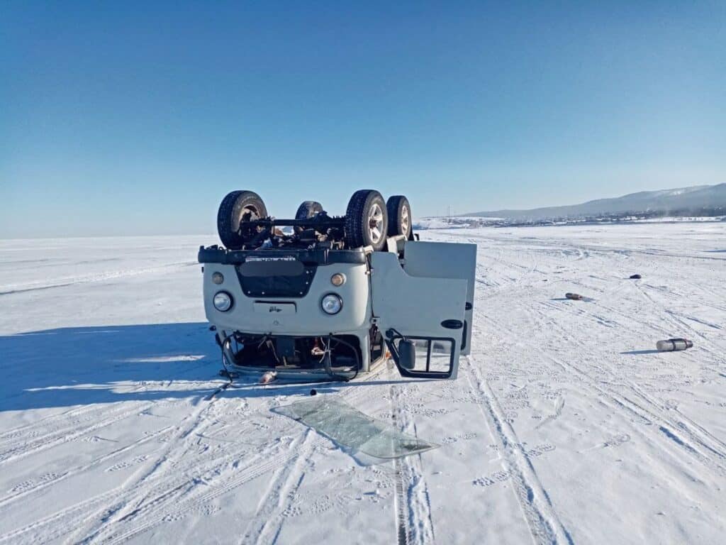Lago Baikal: Desaparecen 7 turistas chinos tras hundimiento