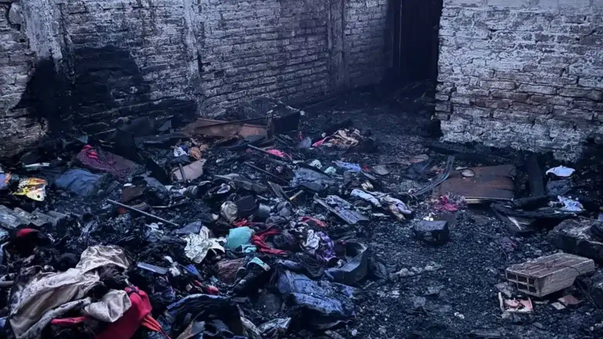 Lomas: Incendio destruye vivienda en Temperley