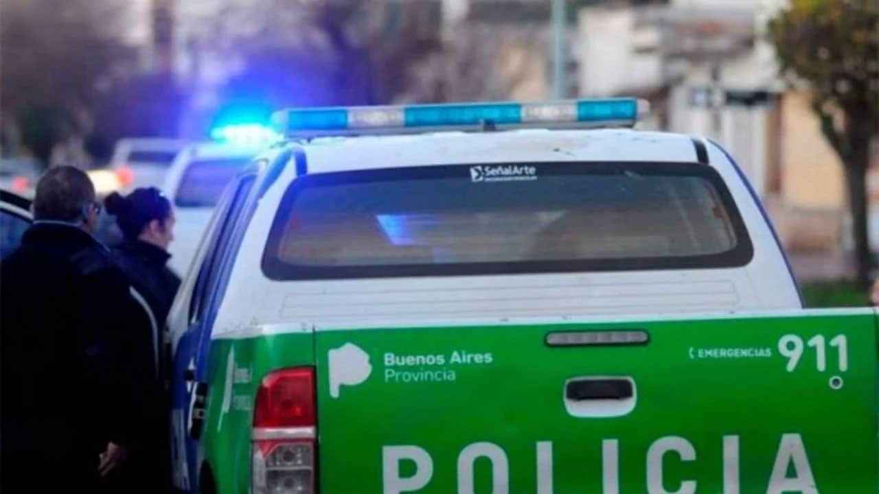 Playero grave tras violento asalto en Lanús