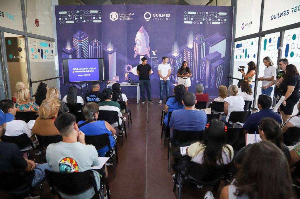 Quilmes Avanza en Alfabetización Digital con Talleres Municipales